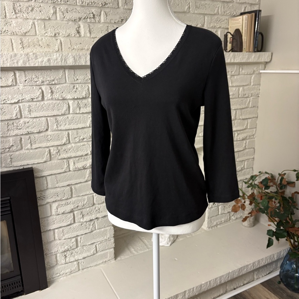 Jones New York Women's Medium Black Lace Trim V-Neck Long Sleeve Top M